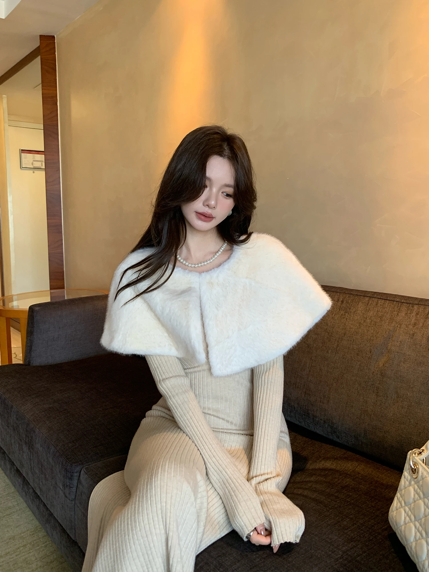 

Женская белая шуба Pearl Lady Ele, осенне-зимняя новинка, искусственная норка, экологически чистая кожа, изысканная тонкая шуба...