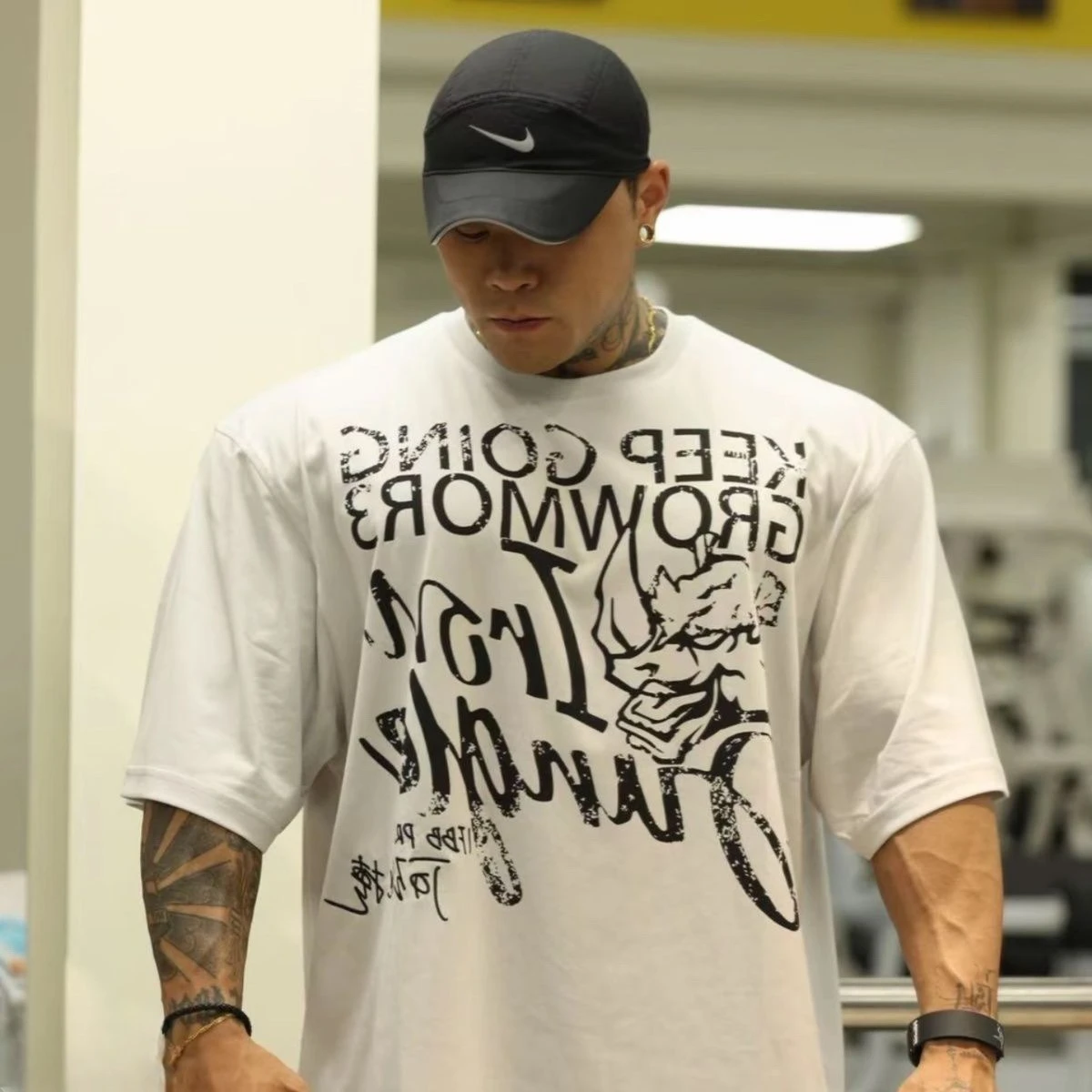Neues 2026 GYM "Focus on Yourself, Block Out Noise" Serie Nashorn-Print Fünf-Zoll-Kurzarm-T-Shirt
