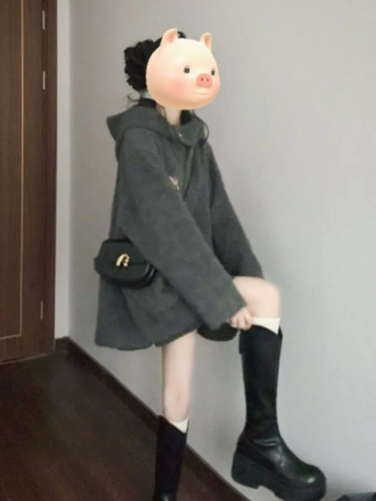 

Женское шерстяное пальто средней длины в корейском стиле, серое, модное в этом году, с пуговицами и карманами, удобное для повседневной носки, с длинными рукавами