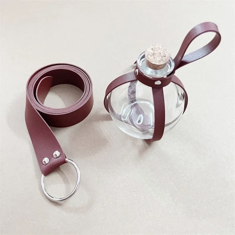 Un Ensemble De Six Bouteilles De Potion Magique Les Bouteilles Sont En Verre Et Ont Des Formes Un Ensemble De Six Bouteilles De Potion Magique Les Bouteilles Sont En Verre Et Ont Des Formes