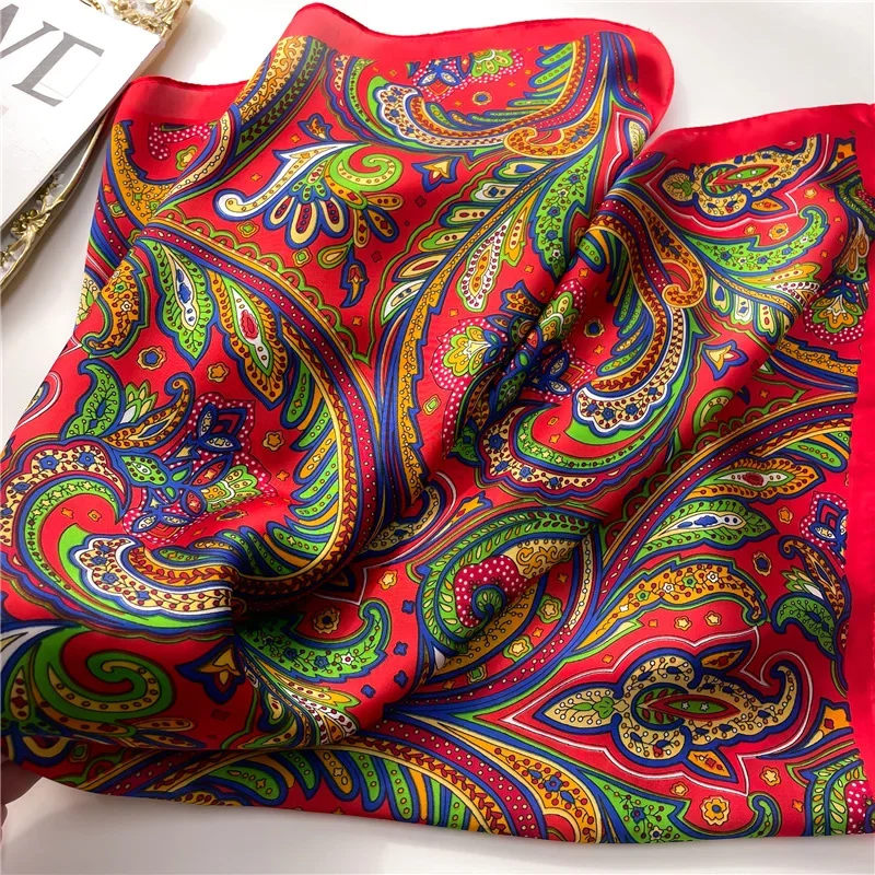 럭셔리 페이즐리 스퀘어 스카프 여성용 2025 프린트 새틴 넥커치프 봄 헤어밴드 풀라드 반다나 에샤르프 타이 숄 랩