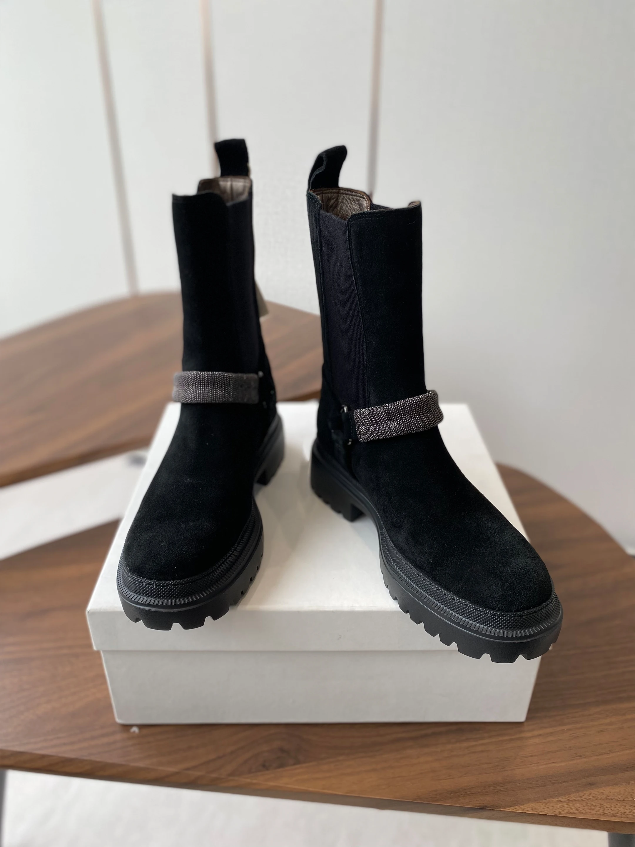 أحذية فاخرة عصرية لخريف وشتاء 2025 نمط جديد مريح راقي فريد من نوعه أنيق وعصري مريح #2