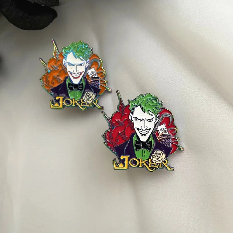 

В наличии Бэтмен Готем Джокер металлический значок эмалированный коллег подарок Джокер булавка подарок на день рождения украшения аксессуары игрушки