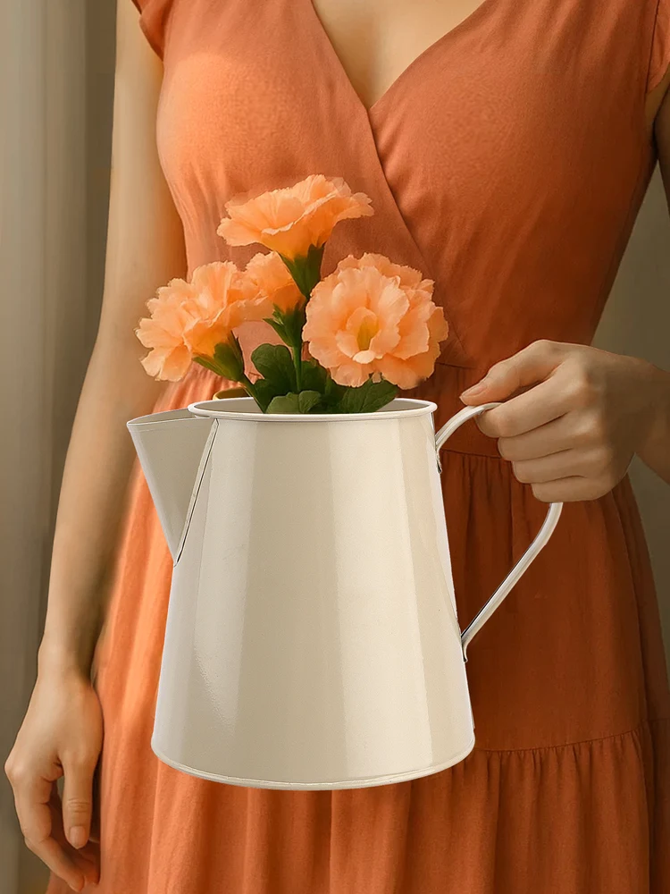 

Большая железная лейка для полива растений и ухода за садом, идеально подходит для цветов, горшечных растений и овощей, с коротким носиком для...