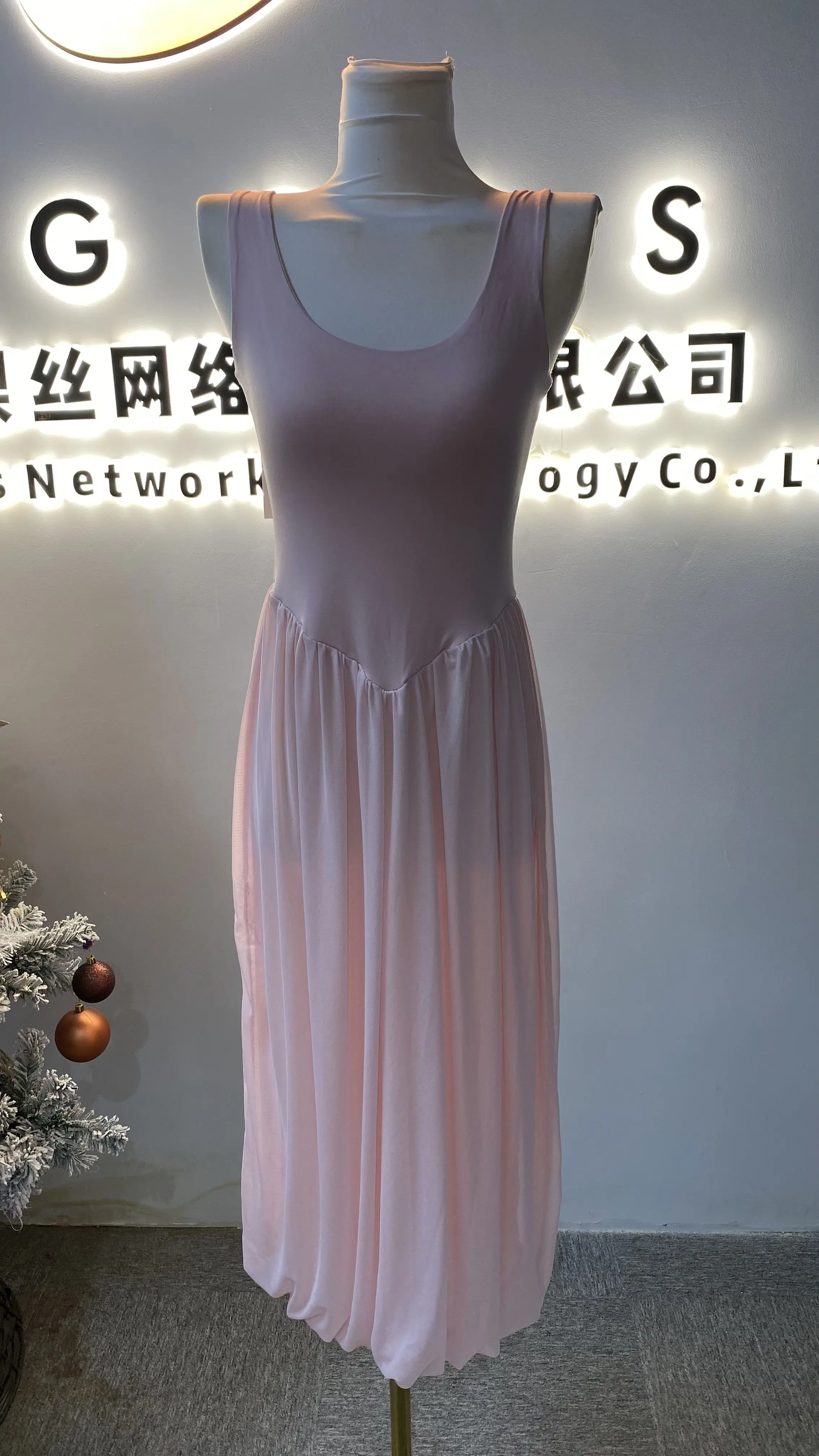 

Two-color backless pleated patchwork design solid color casual fashion summer vest for women.-GZXX062