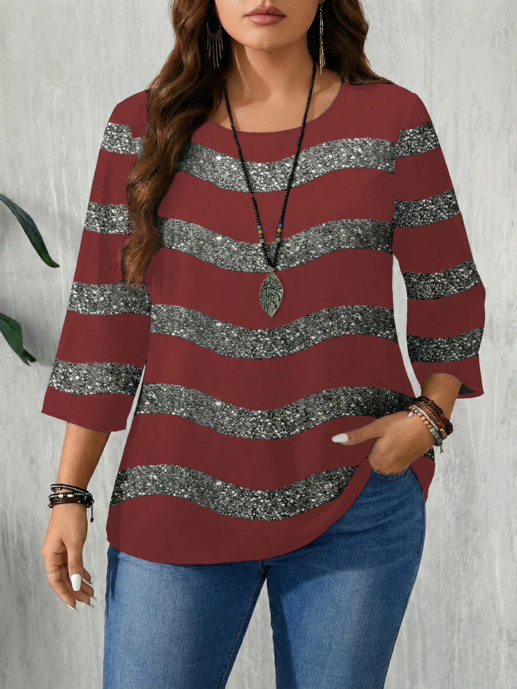 Stilvolles Damen-Oberteil in Übergröße mit Glitzerstreifen für einen mühelos schicken Look – Detail 9