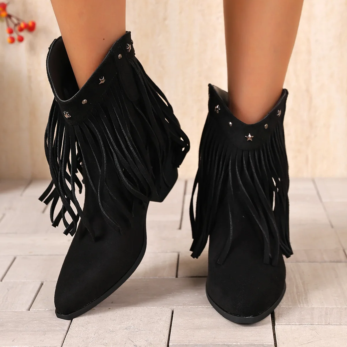 Fashionable and trendy suede large-sized mid-heel fringed boots for women 2025 autumn new style pointed rivet sleeve