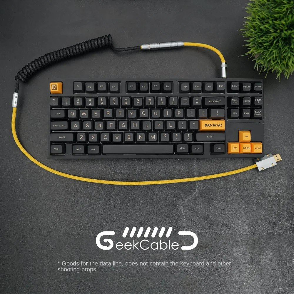 GeekCable handmade customized computer mechanical keyboard data cable MAXKEY aviation plug SP keycap cable yellow screen