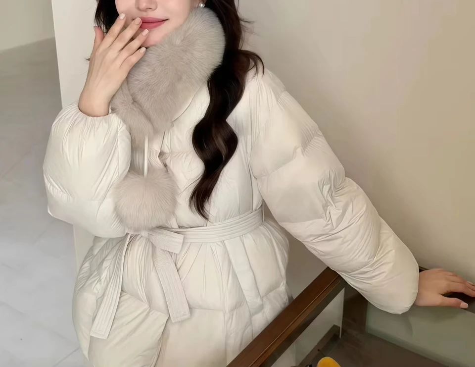 

2025 Plush Warm Cotton for Women, Winter New Style, Casual Versatile Coat, Sweet and Stylish, Looks Thin