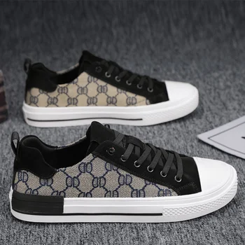 Moda Retro erkek kanvas ayakkabılar hafif Trendy rahat ayakkabılar erkekler düz Sneakers konfor tasarımcı loafer'lar adam vulkanize ayakkabı