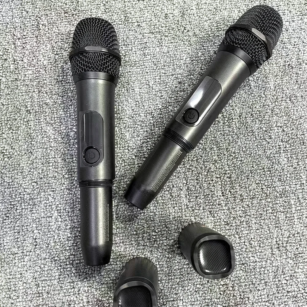 Wireless Podcast Microphone Dual Mic - 전문용 UHF 무선 듀얼 마이크 키트.