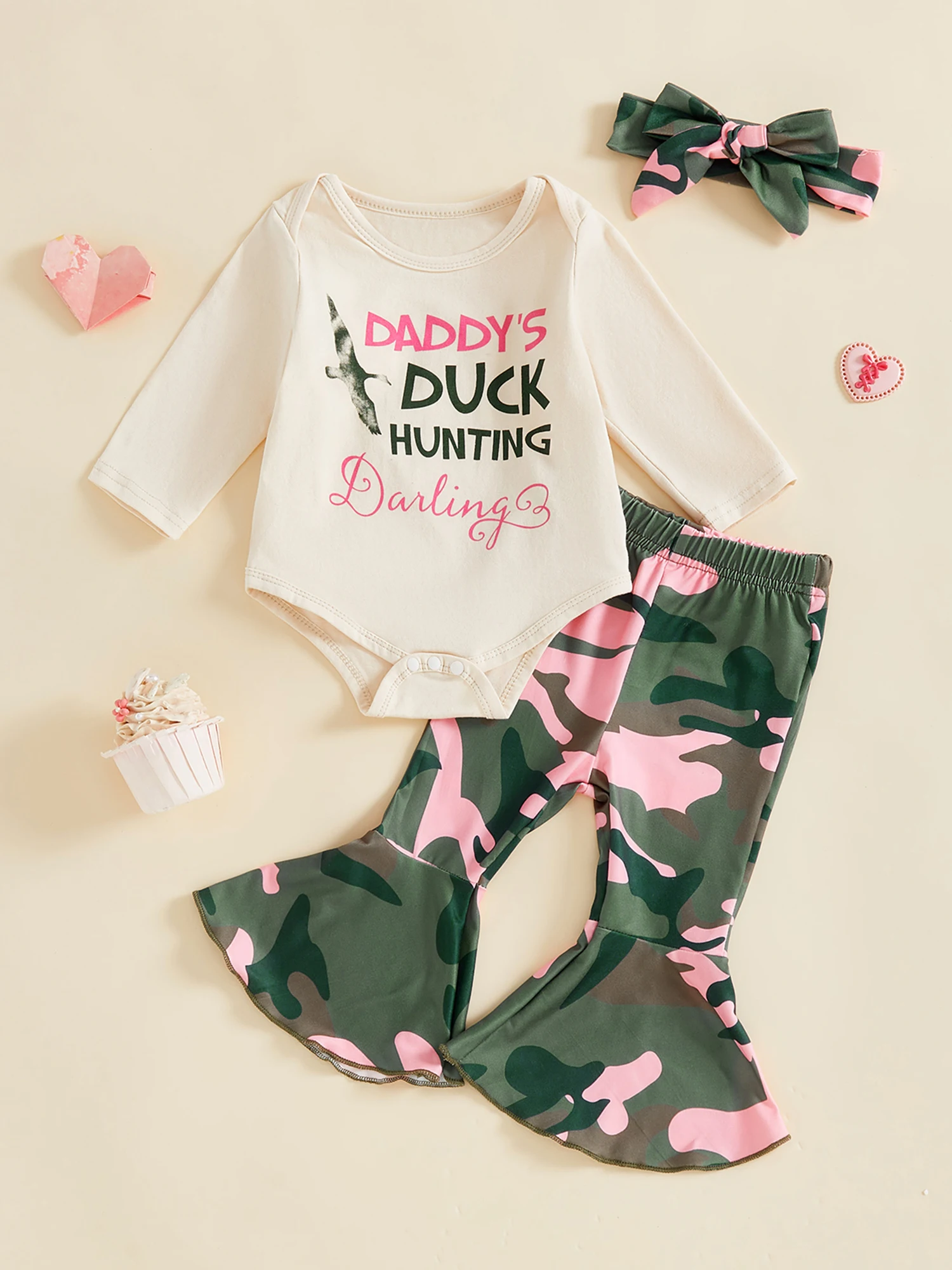 

Зимняя одежда для маленьких мальчиков, свитер с капюшоном и принтом медведя, камуфляжные штаны-карго и шапка-бини, комплект из 3 предметов