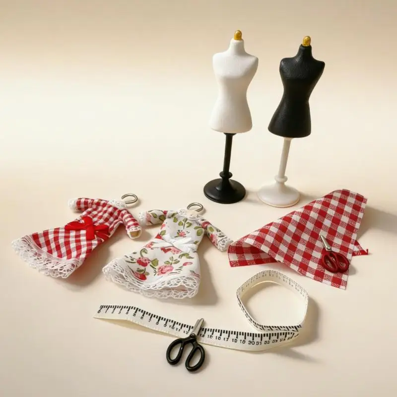 

1 Set Mannequin Torso Clothing Rack /Sewing Scene Accessories 1:12 Scale Dollhouse Miniature Dress Form Kit