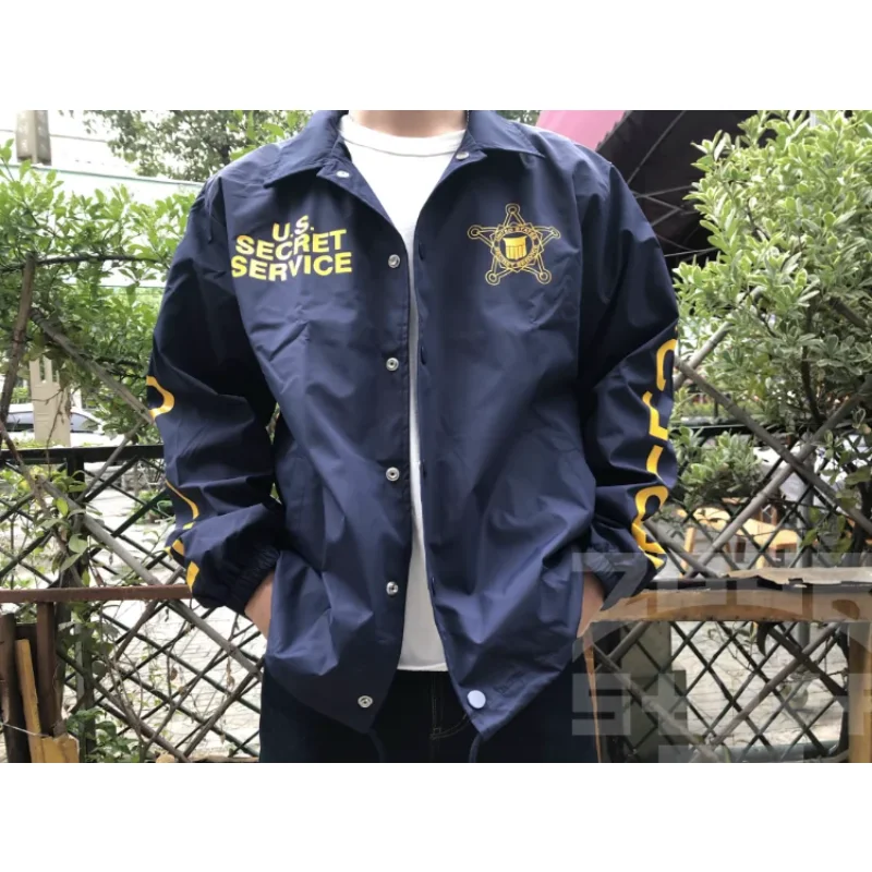 

Федеральный агент секретной службы идентифицирует куртку