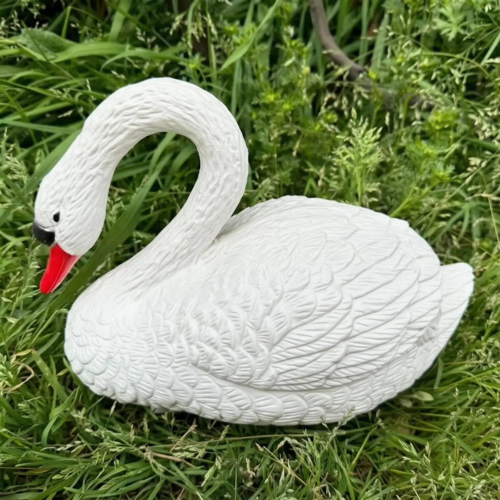 Buoyant Swan Decoration Sand-Weighted Weighted Swan Molded Feather Texture for Garden, Courtyard, Water Feature