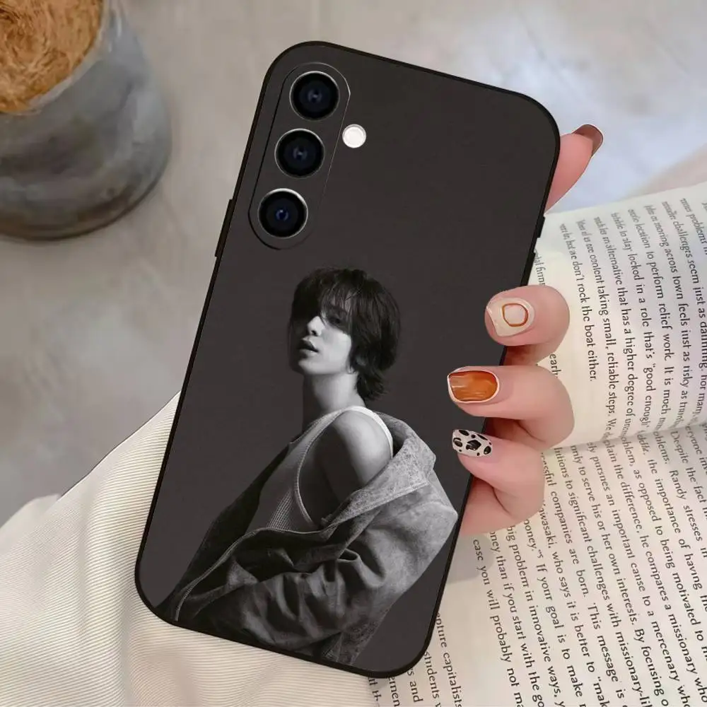 A-ATZ Kpop Handyhülle für Samsung Galaxy A73/A72/A71/A70/A53/A52/A51 Weiche Silikonhülle in Schwarz