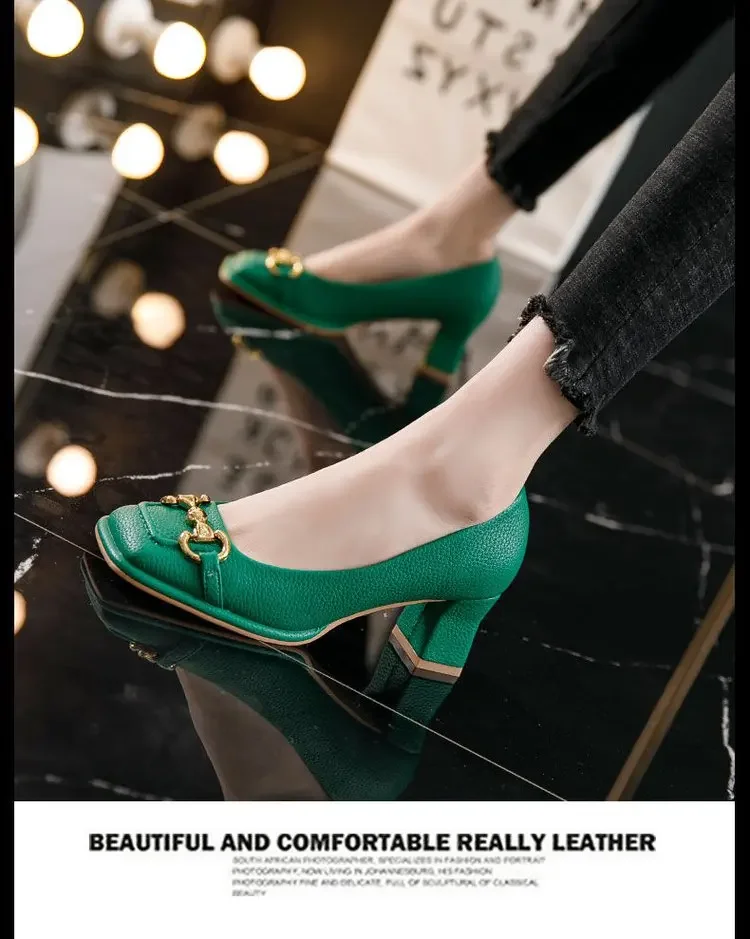 Luxuriöse Damen-Mary-Jane-Schuhe im französischen Stil mit mittelhohem Absatz, offener Rückseite, dickem Absatz, eckiger Spitze, für den Sommer, für Büro und Freizeit. – Detail 3