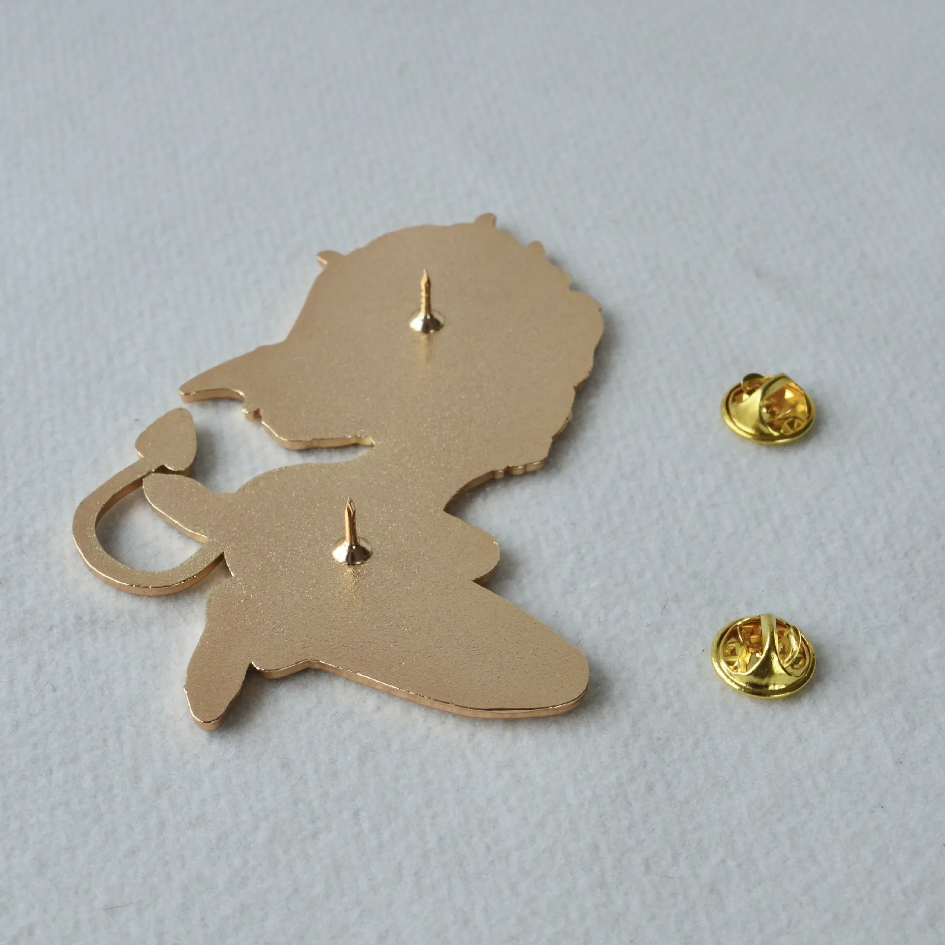 Anime My Dress-Up Darling Badges Kitagawa Marin Pins Pendant Manga Metal Brooches for Backpack Clothing Lapel Cosplay ACG Goods