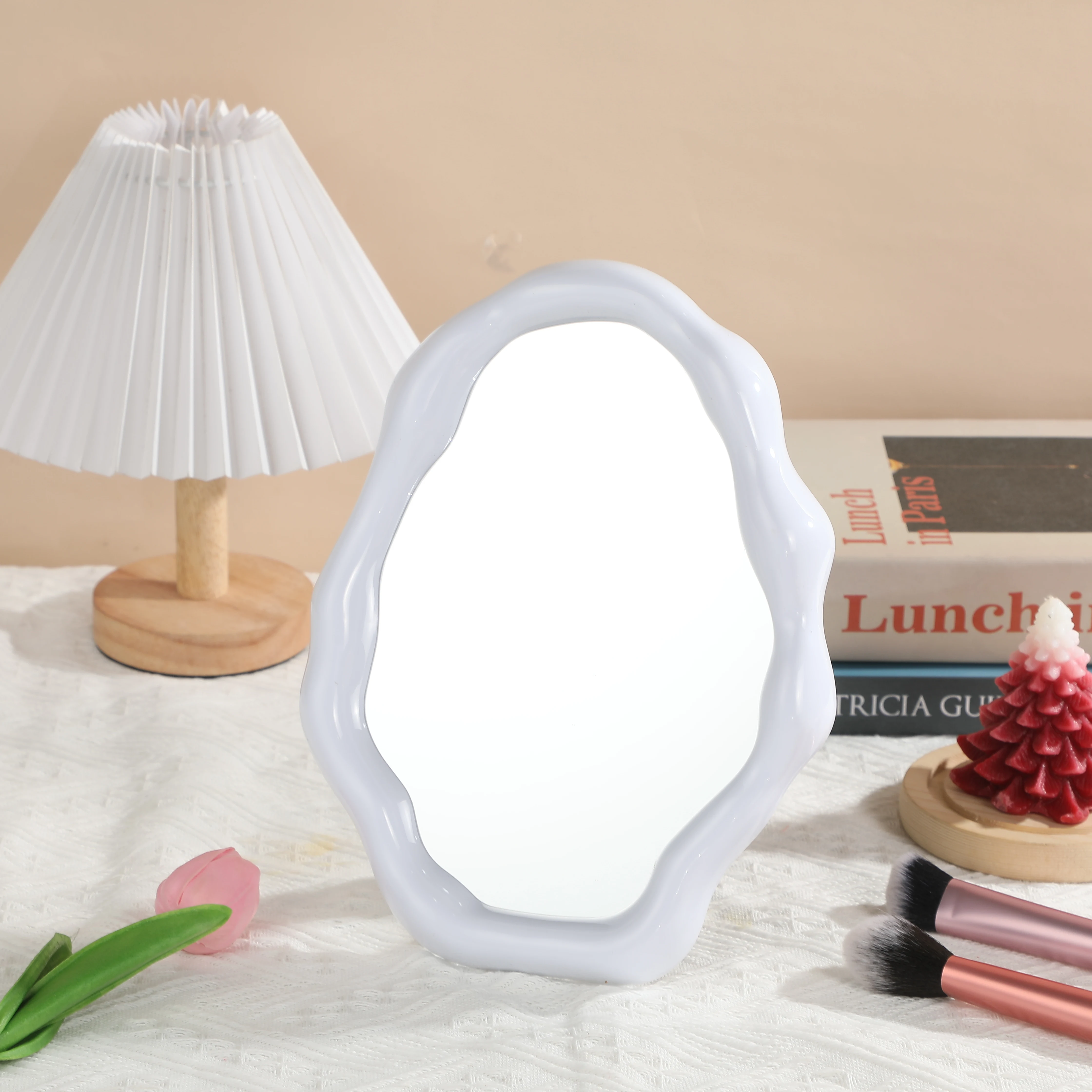 Irregular Vanity Mirror Resin Cloud Shape Makeup Mirror With Stand Home Decorative Girl Bedroom Desktop Mirrors Ornaments