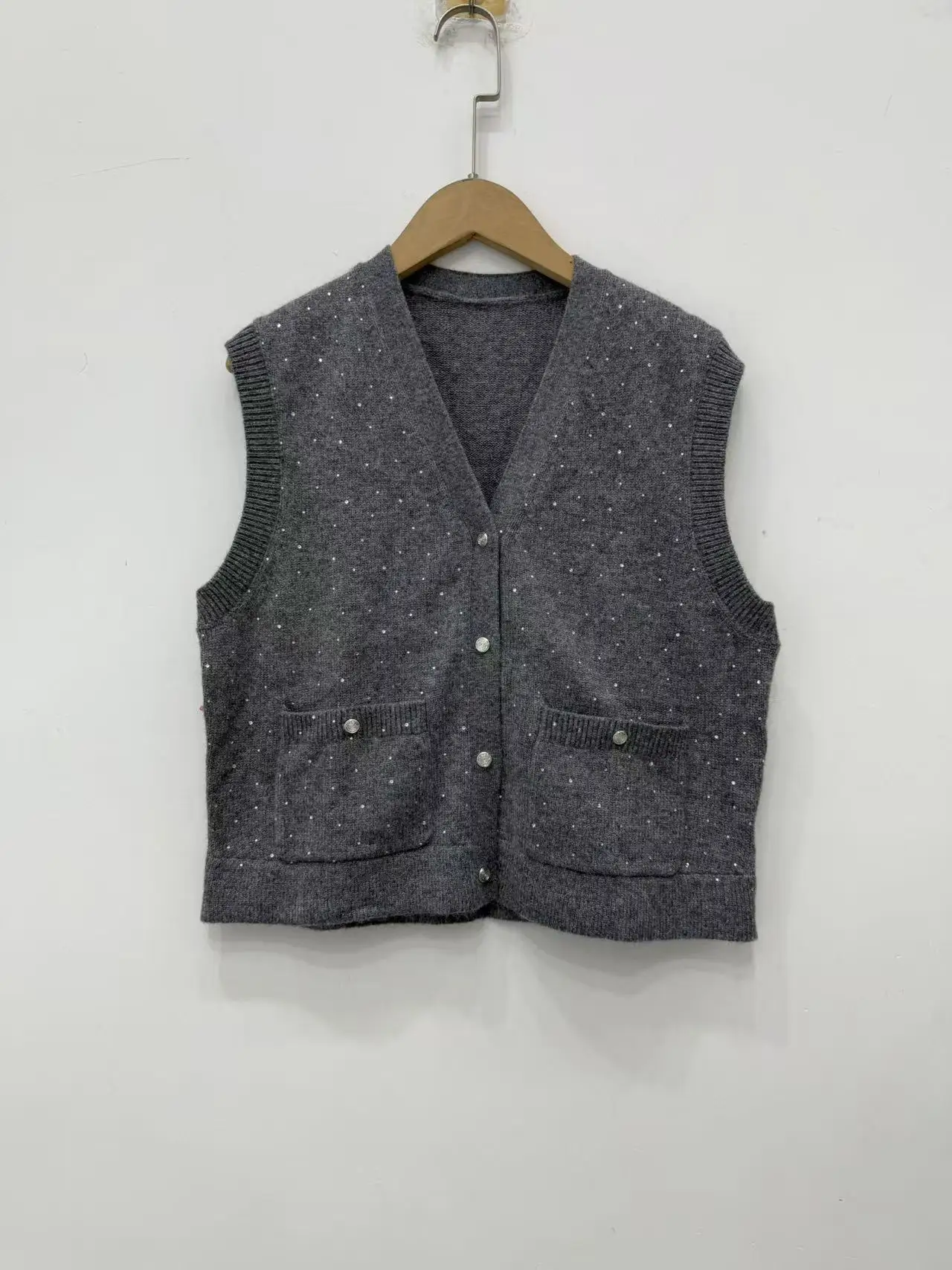 

Women's Diamond Decoration Sweater Spring V-Neck Sleeveless Single Breasted Elegant Knitted Vest