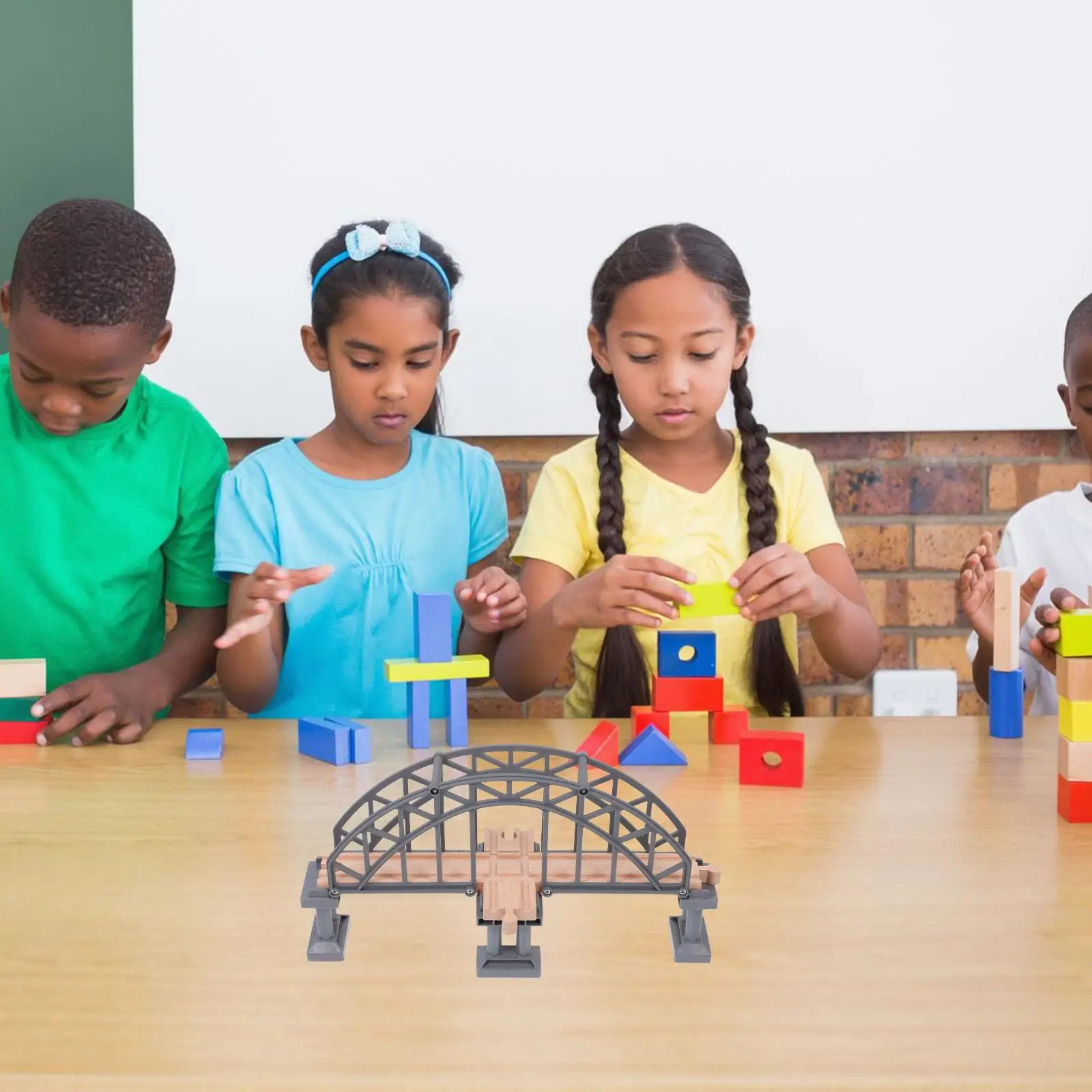 Gleiszubehör, Spielzeug, Zugszene, Gebäude, pädagogisches Spielzeug, Kunststoffbrücke, kognitives Holz, Kinder lernen