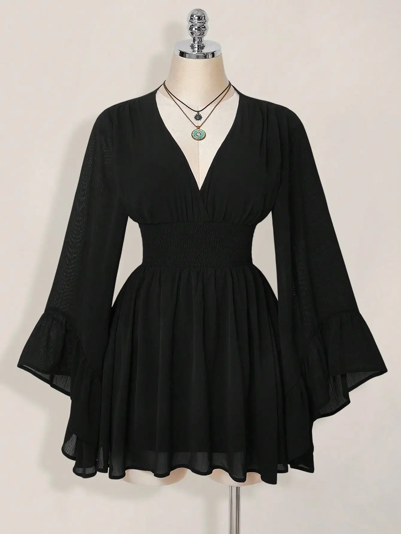 Robe courte noire à col en V pour femme, cintrée à la taille, avec manches cloche, en mousseline fluide, tenue automne-hiver