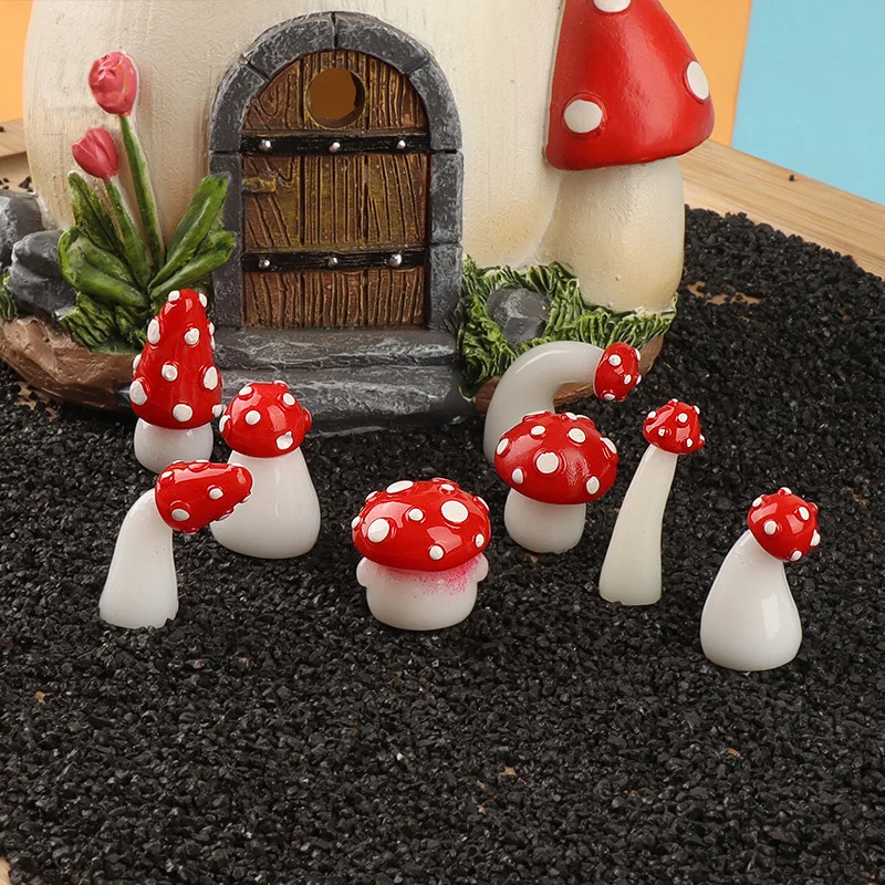 8PCS Luminous Red Mushrooms Micro Landscape Ornaments Glow In The Dark Mini Mushroom Statue DIY Home Fairy Garden Potted Decor