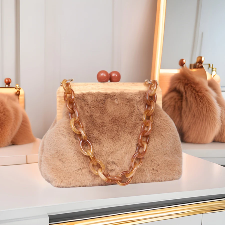 

Fashion Wooden Clips Plush Crossbody Bag For Autumn Winter Acrylic Chains Fake Fur Shoulder Bags Female Shell Purse And Handbag