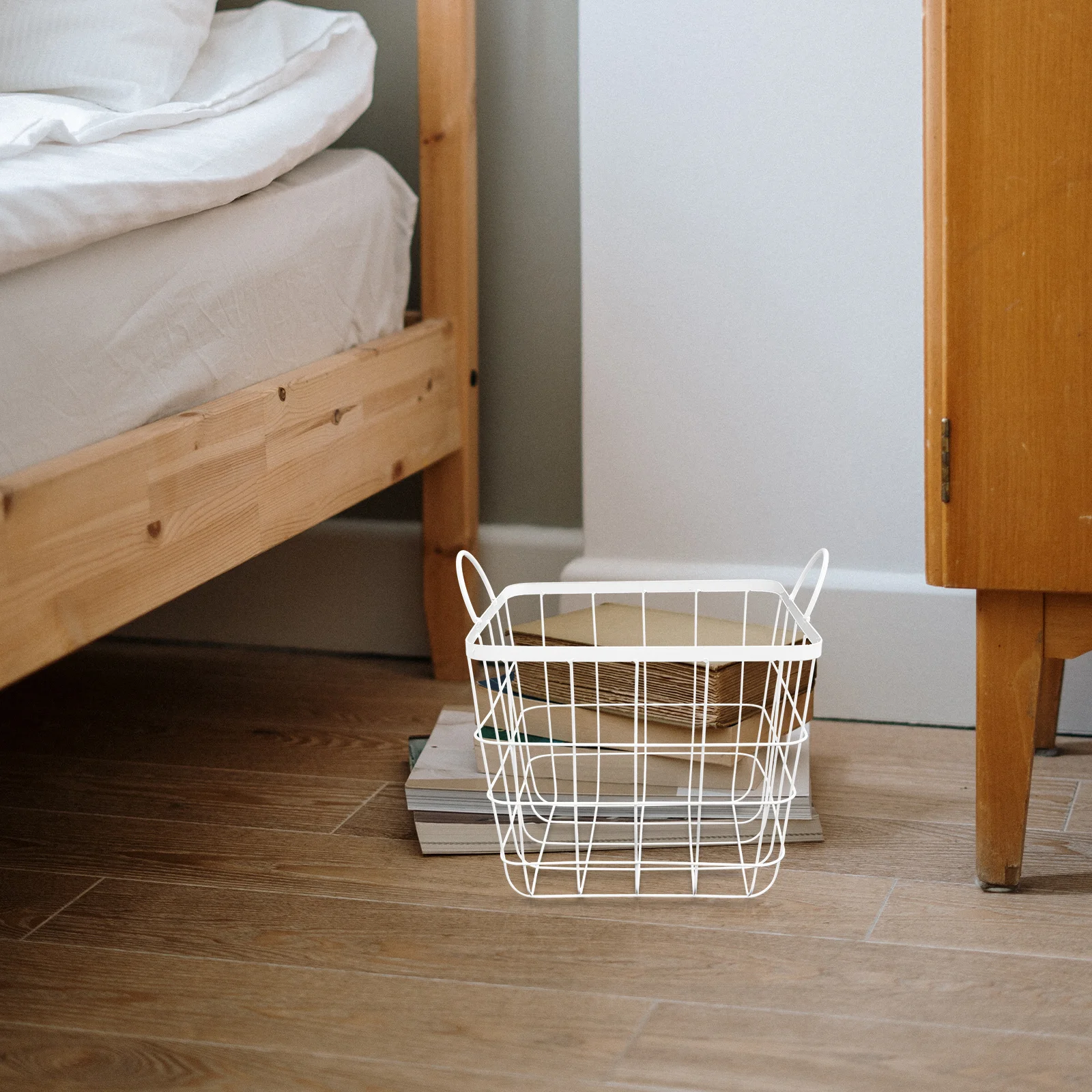 

Iron Wire Sundries Storage Basket Vintage Metal Organizer for Home Kitchen Bedroom Food Clothes Storage