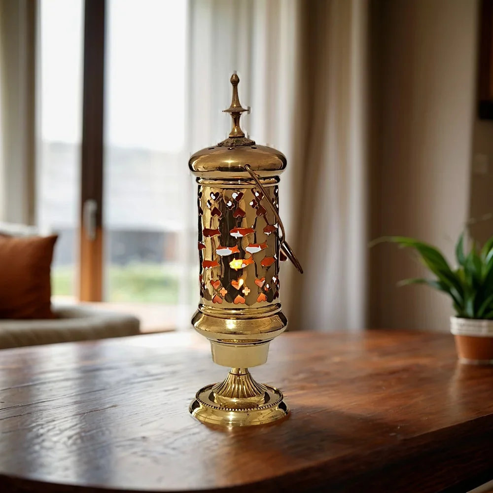 

Brass Oil Lamp Candlestick Home Decoration Nepalese Handmade Outdoor Windproof and Rainproof Lantern to Create an Atmosphere