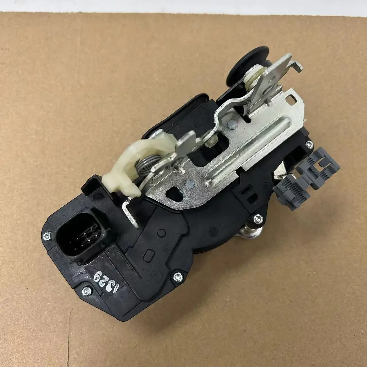 For Opel Antara Chevrolet Captiva Genuine Front Door Lock Assembly Rear Door Lock Block Car Door Lock Motor