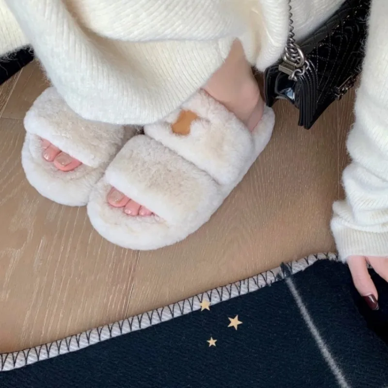 

2024 Autumn and Winter New, High-end Letter One Word Thick Soled Leather Plush Slippers, Women Warm Home To Wear Leisure