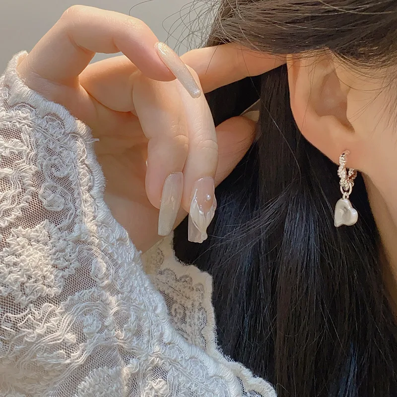 Damo Delicate Heart Earrings Brushed Round Earrings For Women Tarnish Free Jewelry Waterproof Design Luxury Jewelry Girldfriend