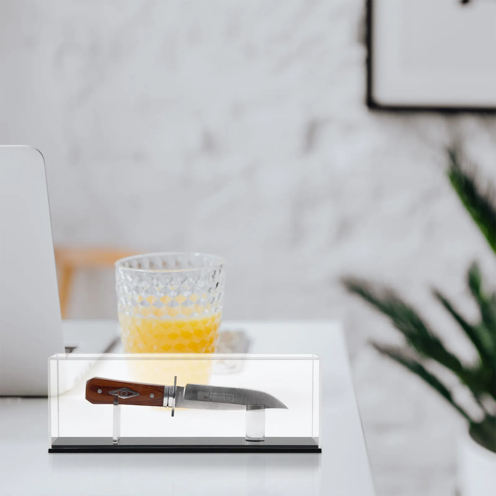 Premium Acrylic Knife Display Stand Crystal Clear Foldable Design for Knives Collection Tabletop Showcase Knife Holder Stand view 4