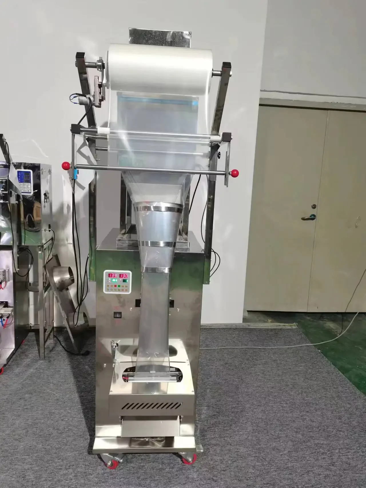 Vertical Automatic Packaging Sachet Packaging Machine Sachet Tomato Packing Machine