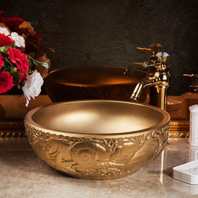 Carving Washing European Luxury Golden Bathroom Sinks Ceramic Washbasin For Bathroom Art Basin Hotel Home Balcony Gold Sink
