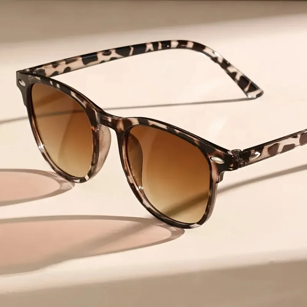 Vintage Square Tortoiseshell Glasses Gradient Lens Unisex Fashion Casual Eyewear