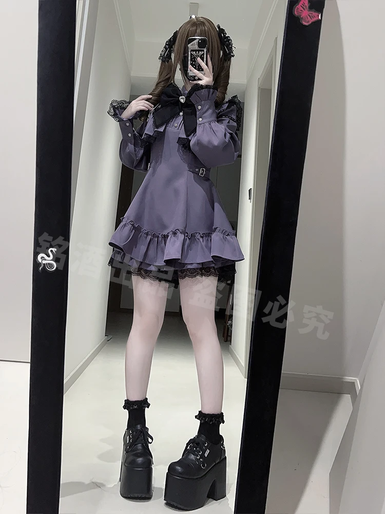 Vestido de encaje producido en masa para subcultura Y2K, conjunto de dos piezas de vestido y pantalones cortos de manga larga con ribete de encaje rojo y negro para primavera y otoño