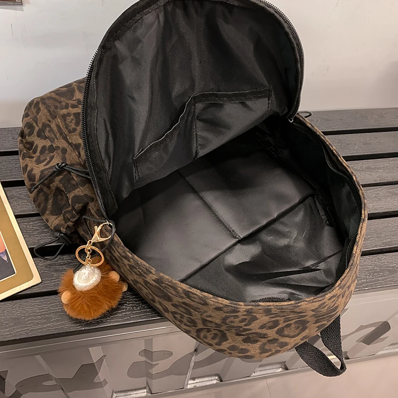 Mochila de Nailon con Estampad - Vintage Fashion In 2025 reseña y precio