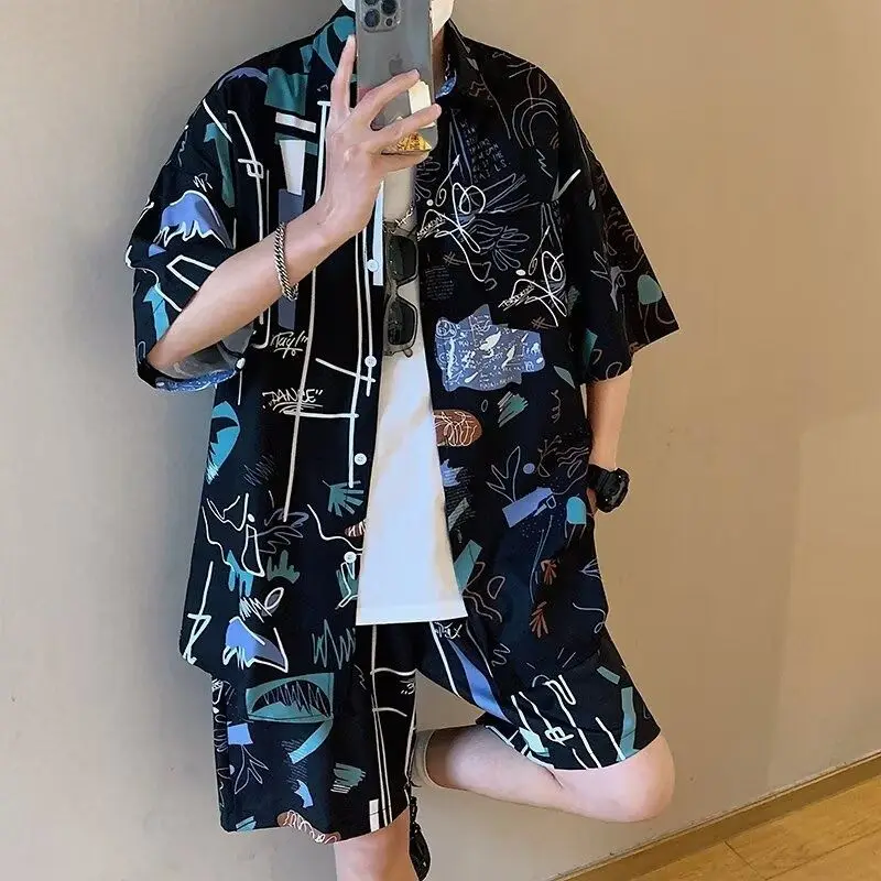 

Комплект: Гавайская рубашка и пляжные шорты. Летний свободный крой, для отпуска, из ледяного шелка, пляжная одежда для мужчин больших размеров, быстросохнущий комплект для отдыха на побережье.