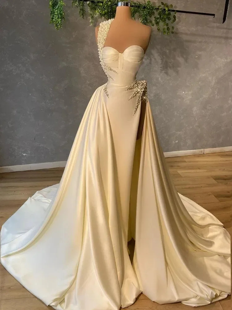 

Customized Elegant Sweetheart Heavy Beads Mermaid Wedding Dress With Overskirt Satin One Shoulder Vestidos De Novia