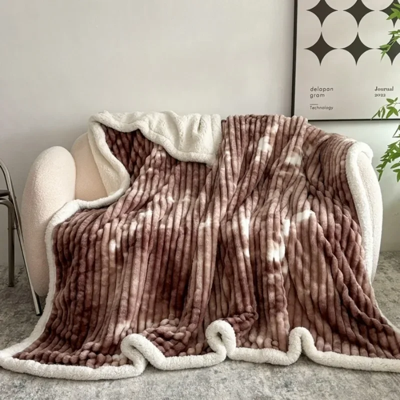 

Thickened Milk coral flannel lunch break Air conditioning blanket Sofa blanket Warm ,One blanket Multi-purpose