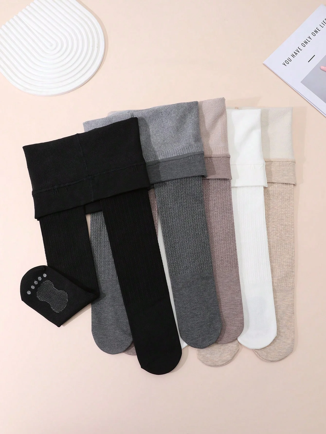 

5 Pairs Solid Color Fine Striped Leggings for Girls, Thick Fleece Anti-Slip and Warm Dance Pantyhoses, for Girls Autumn and Winter