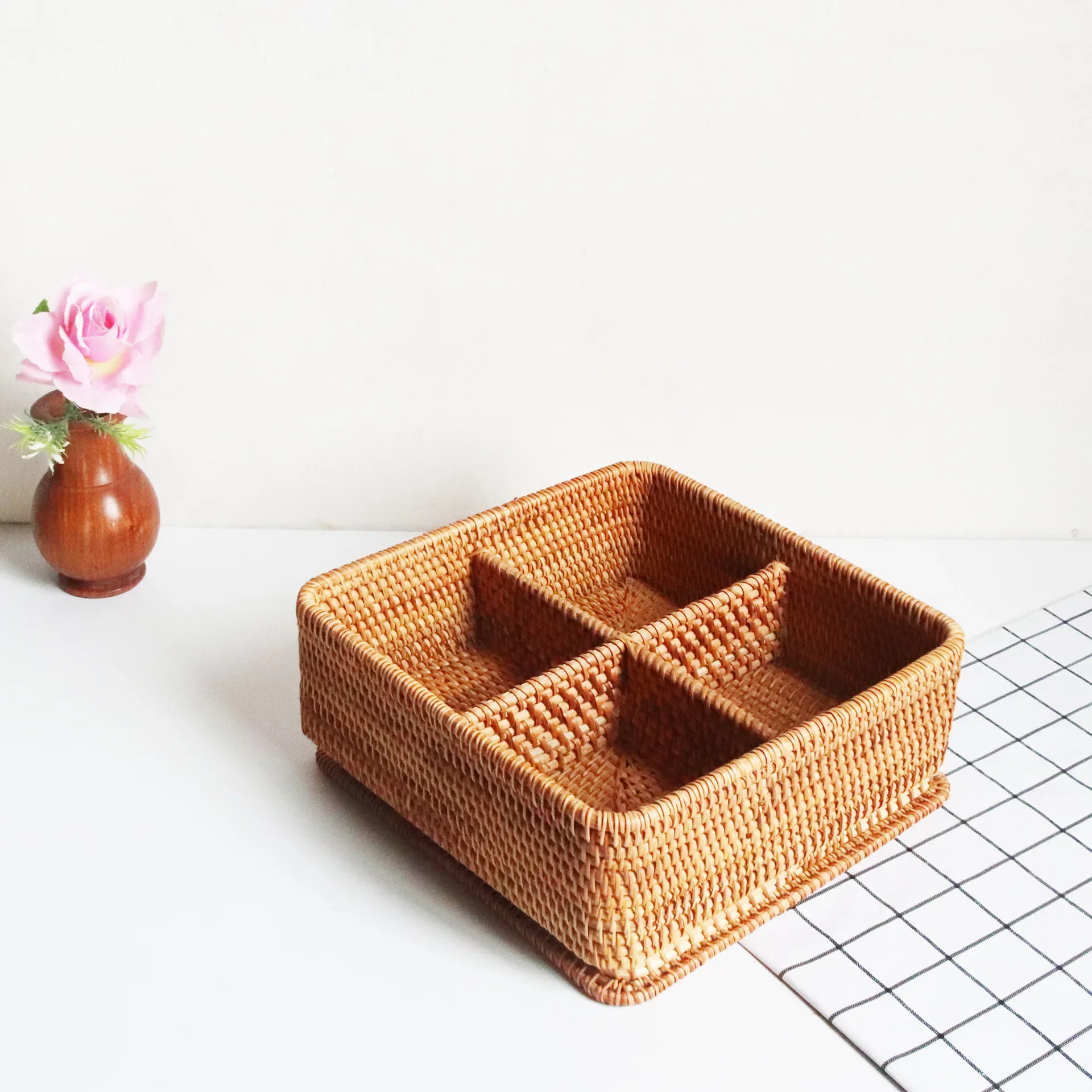 Large-capacity snack dried fruit storage box household rattan holiday desktop candy melon seed basket with lid