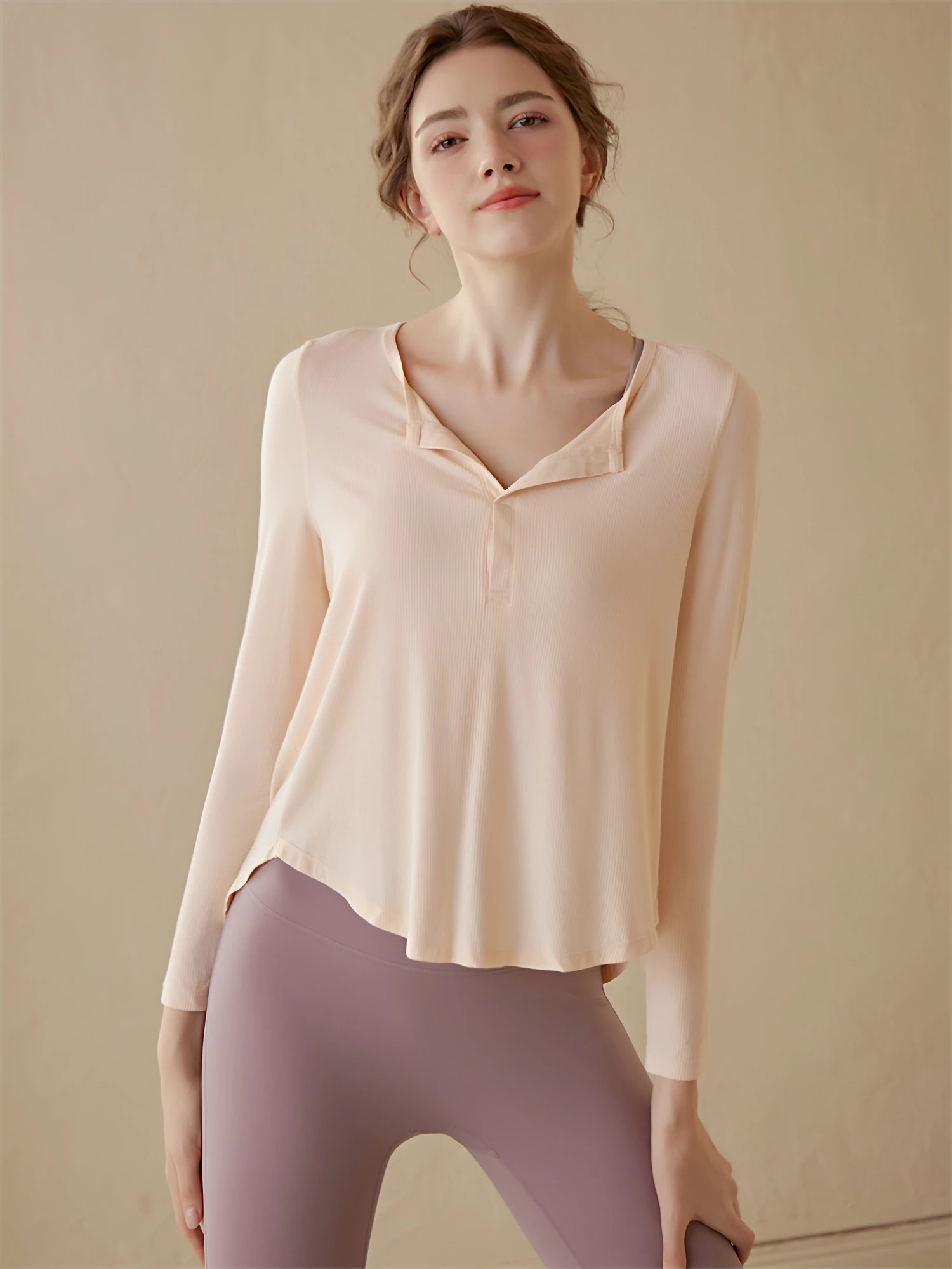 

Женская одежда для йоги: свободные длинные топы для бега и фитнеса, быстросохнущая спортивная одежда из смесового шелка и нейлонового волокна с V-образным вырезом и пуговицами