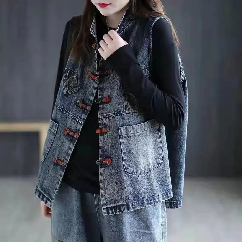 Rompi Denim Korea mode wanita 2024 musim semi dan musim panas jaket tanpa lengan kasual Dial gesper kantor rompi Jean wanita T375