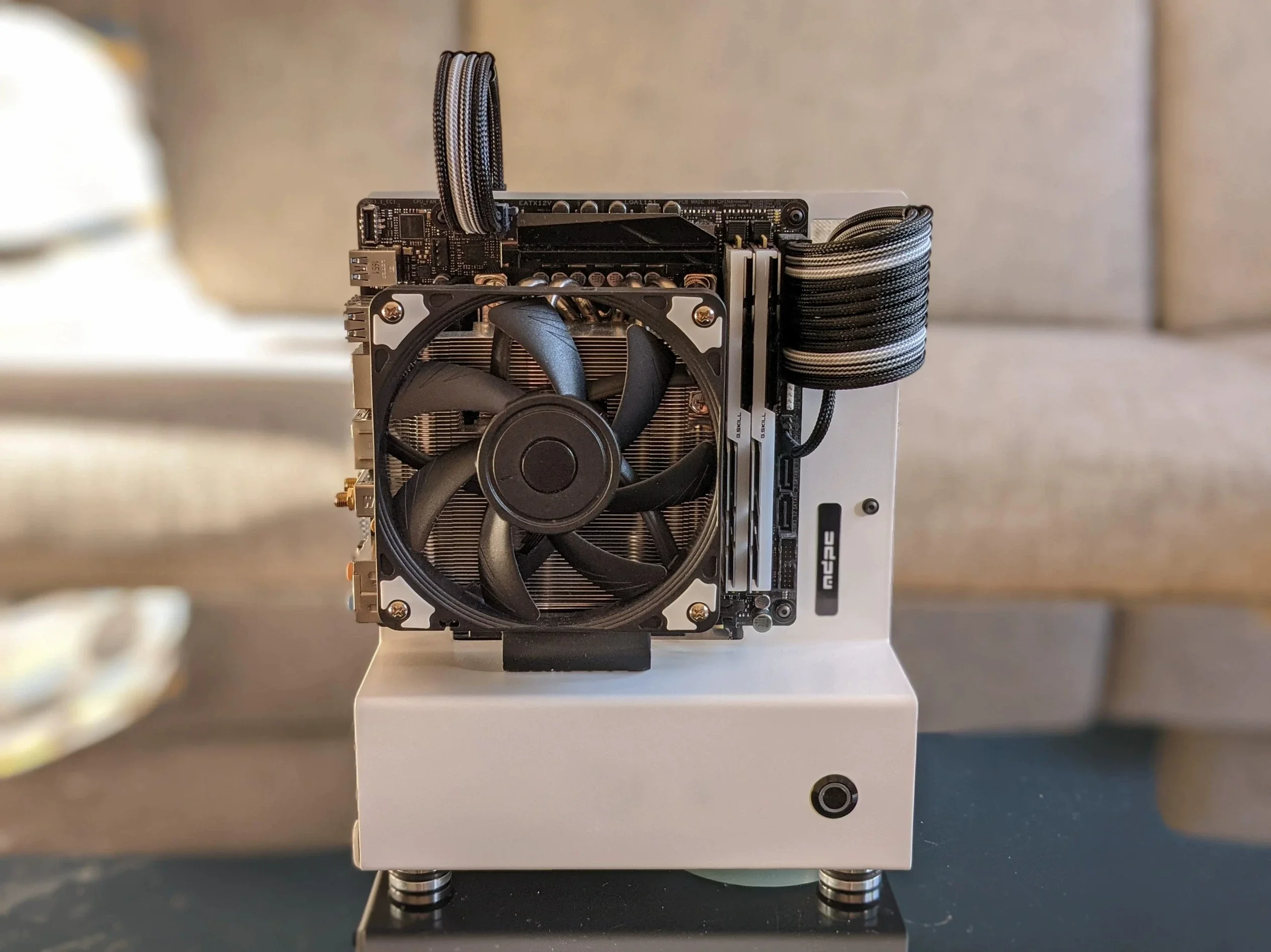 Open Frame ITX Leeg Behuizing Draagbare Mini Host Seaview Hoge Esthetiek Computerchassis voor DIY PC Gaming & Kantoor