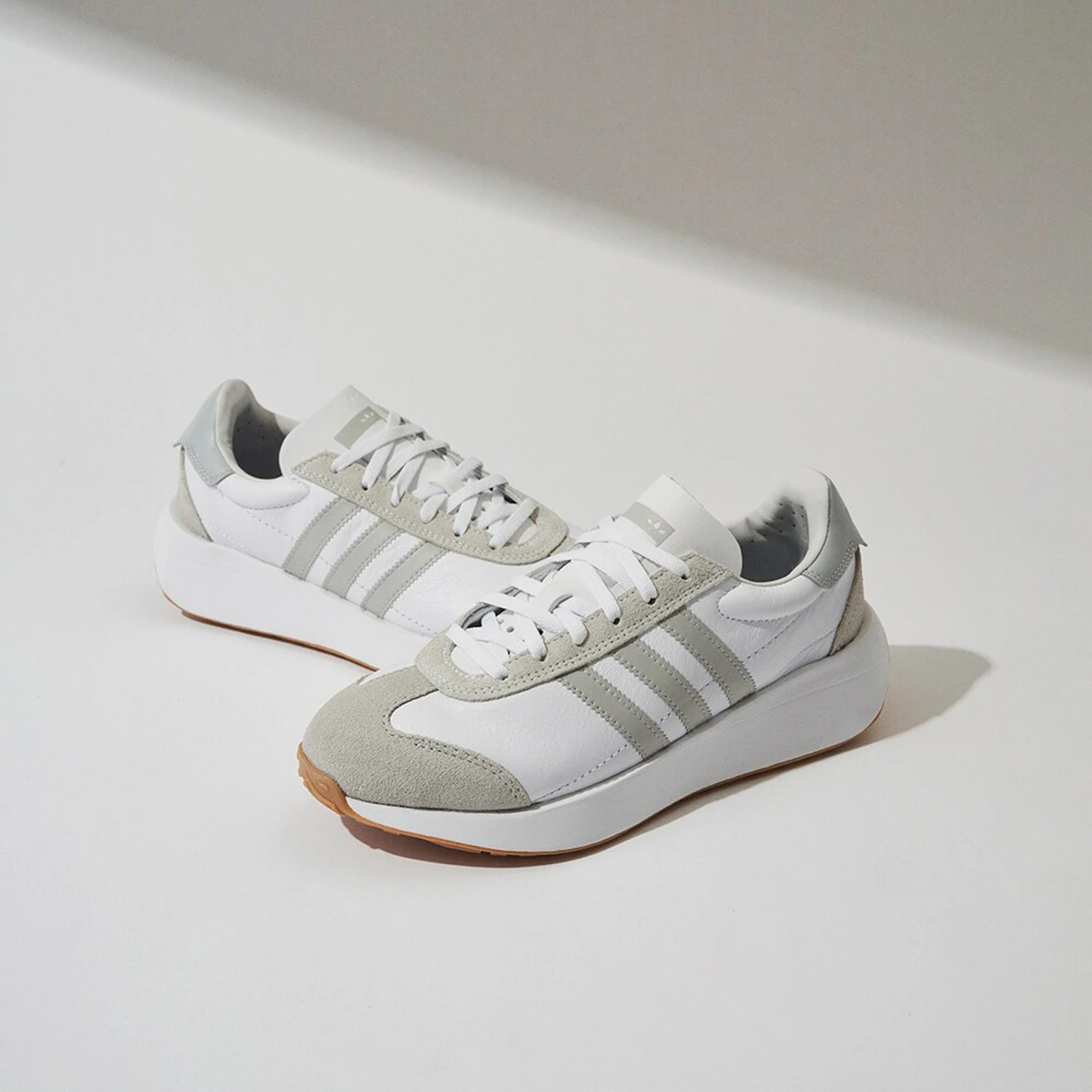 

Adidas Originals COUNTRY XLG Women's Cushioned Shoes IG8285