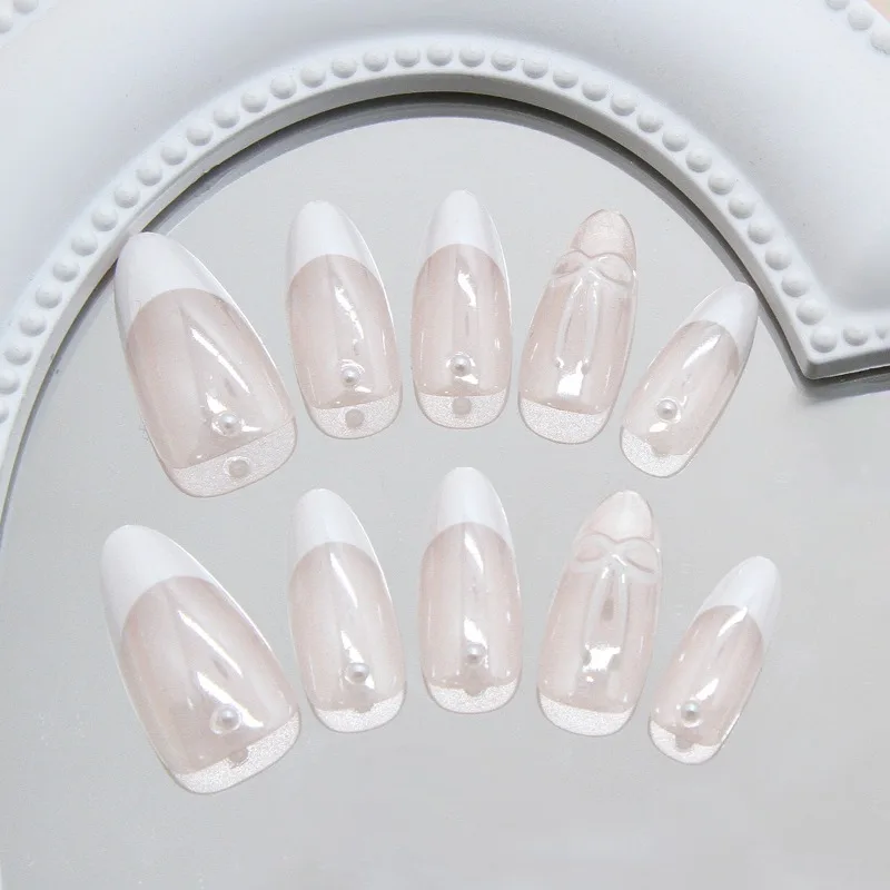 24 ชิ้น Sliders สําหรับเล็บ 3d โบว์เล็บสีขาวไข่มุกฝรั่งเศสอัลมอนด์ประดิษฐ์กดบนเล็บที่สมจริงกาวเล็บปลอม 2025