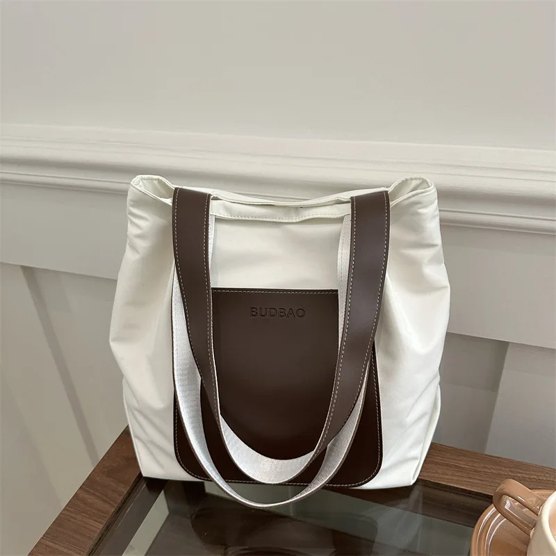 Simple and stylish commuter large-capacity tote bag tote bag